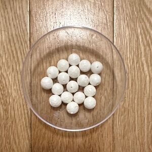 Faceted white glass beads - qty 18